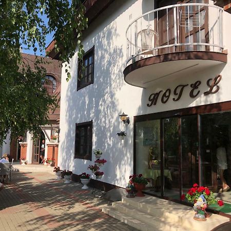 Karikas Hotel Hajdúszoboszló Buitenkant foto