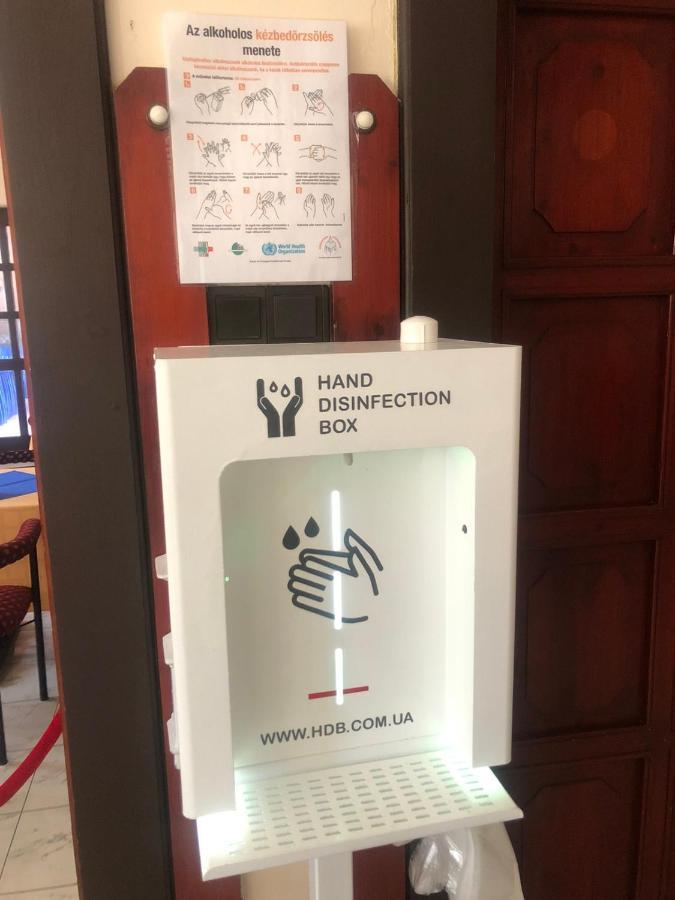 Karikas Hotel Hajdúszoboszló Buitenkant foto