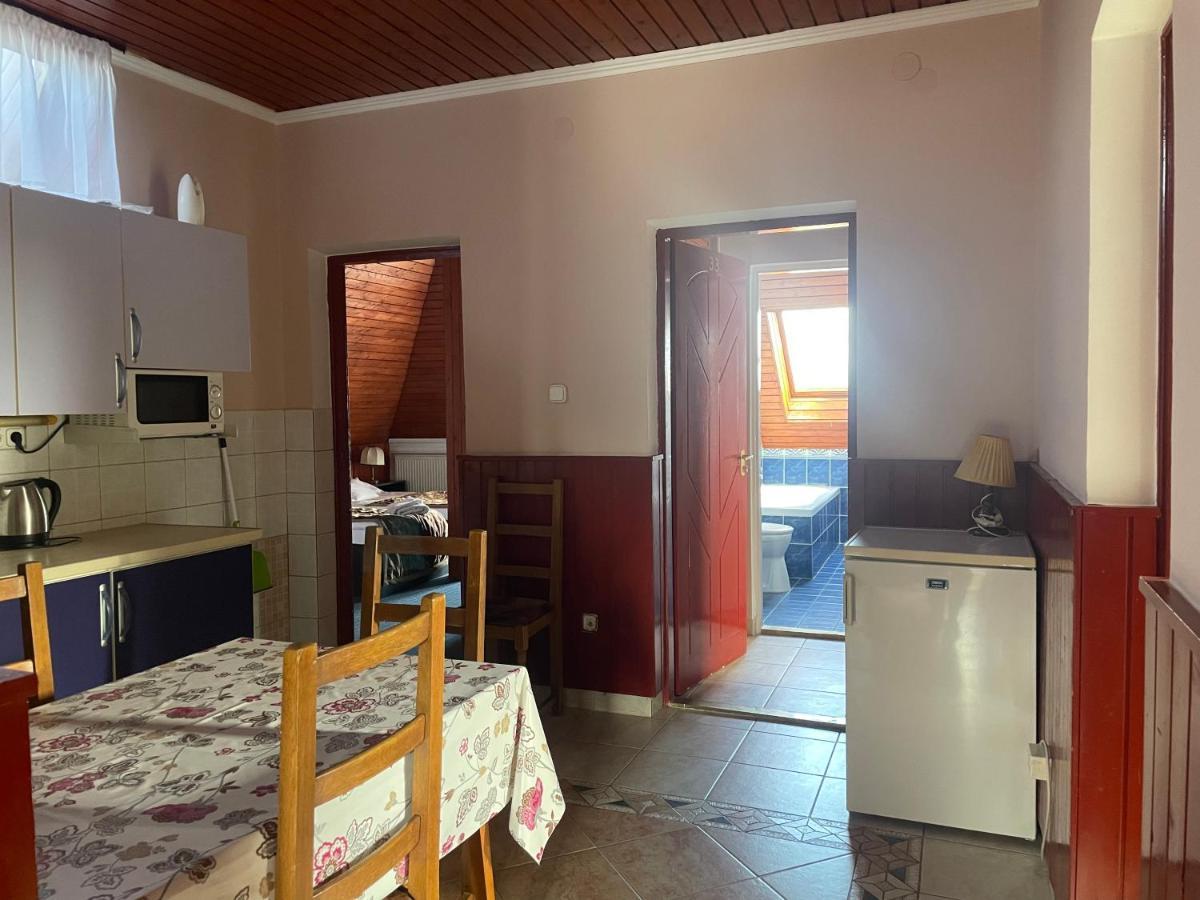 Karikas Hotel Hajdúszoboszló Buitenkant foto