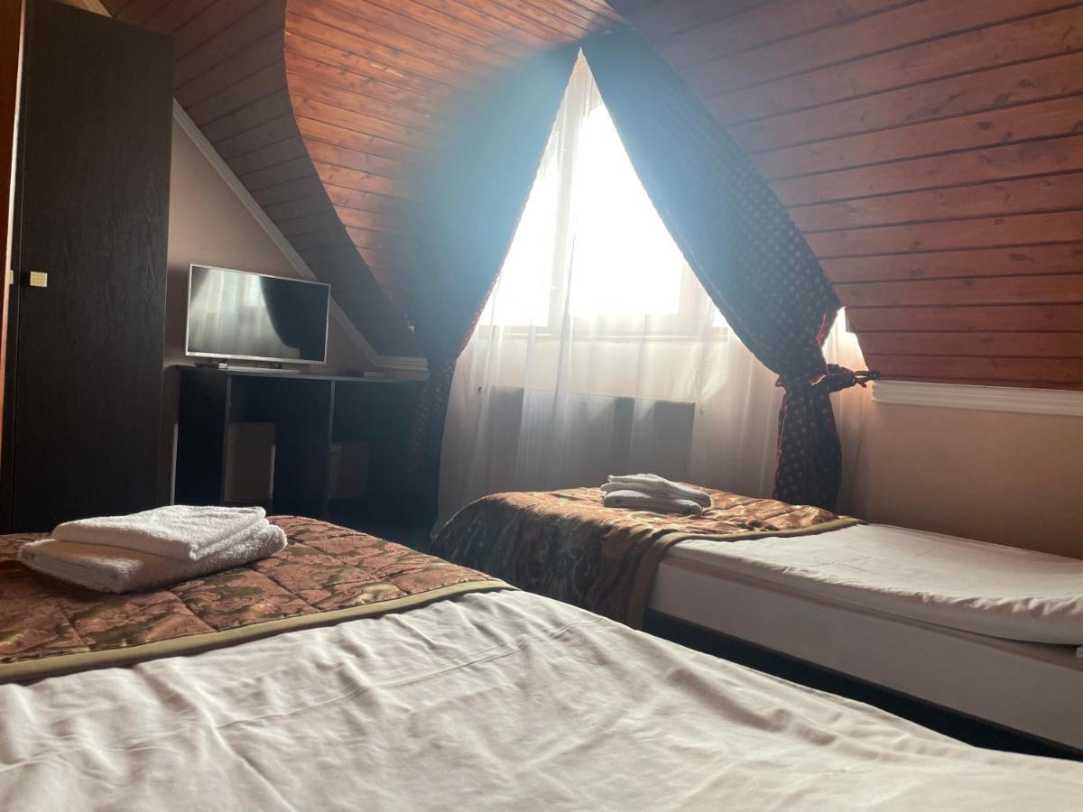 Karikas Hotel Hajdúszoboszló Buitenkant foto