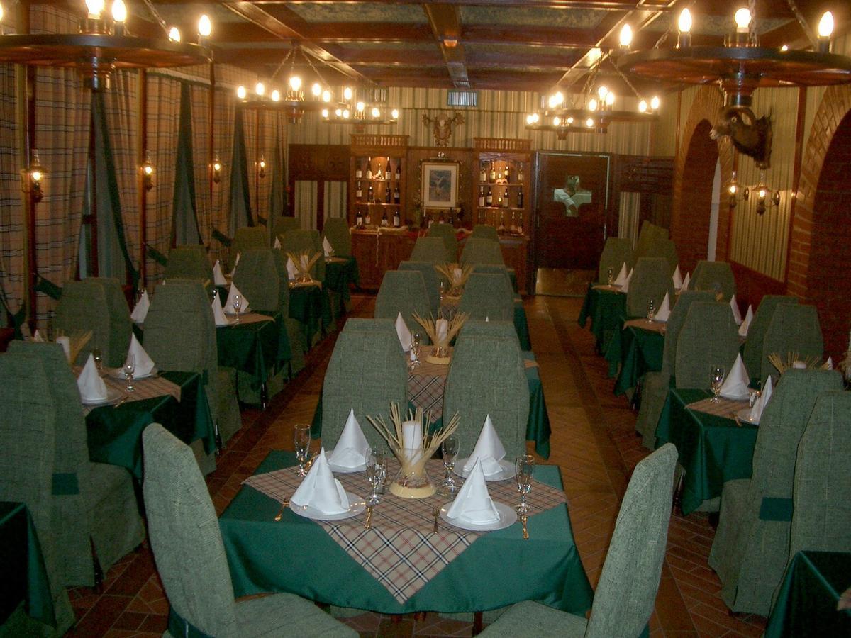 Karikas Hotel Hajdúszoboszló Buitenkant foto