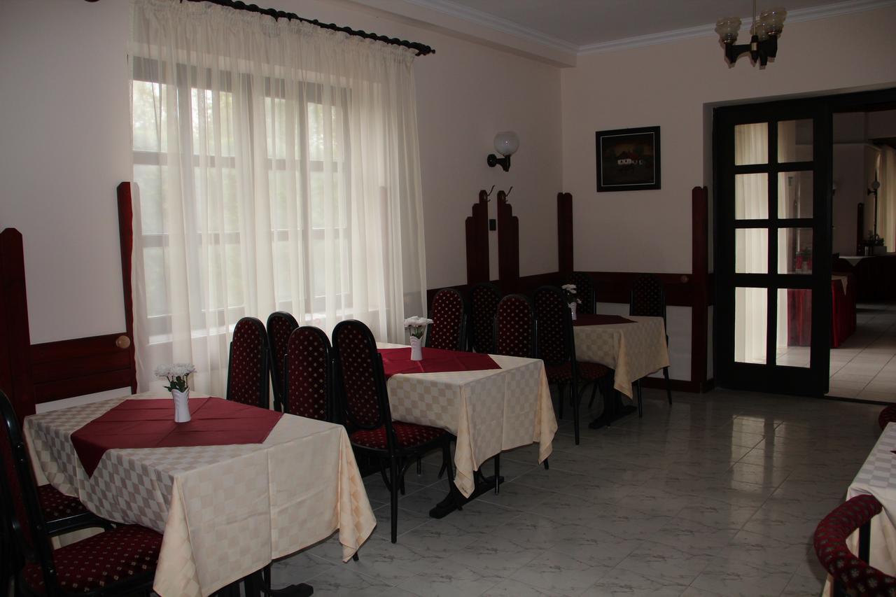 Karikas Hotel Hajdúszoboszló Buitenkant foto