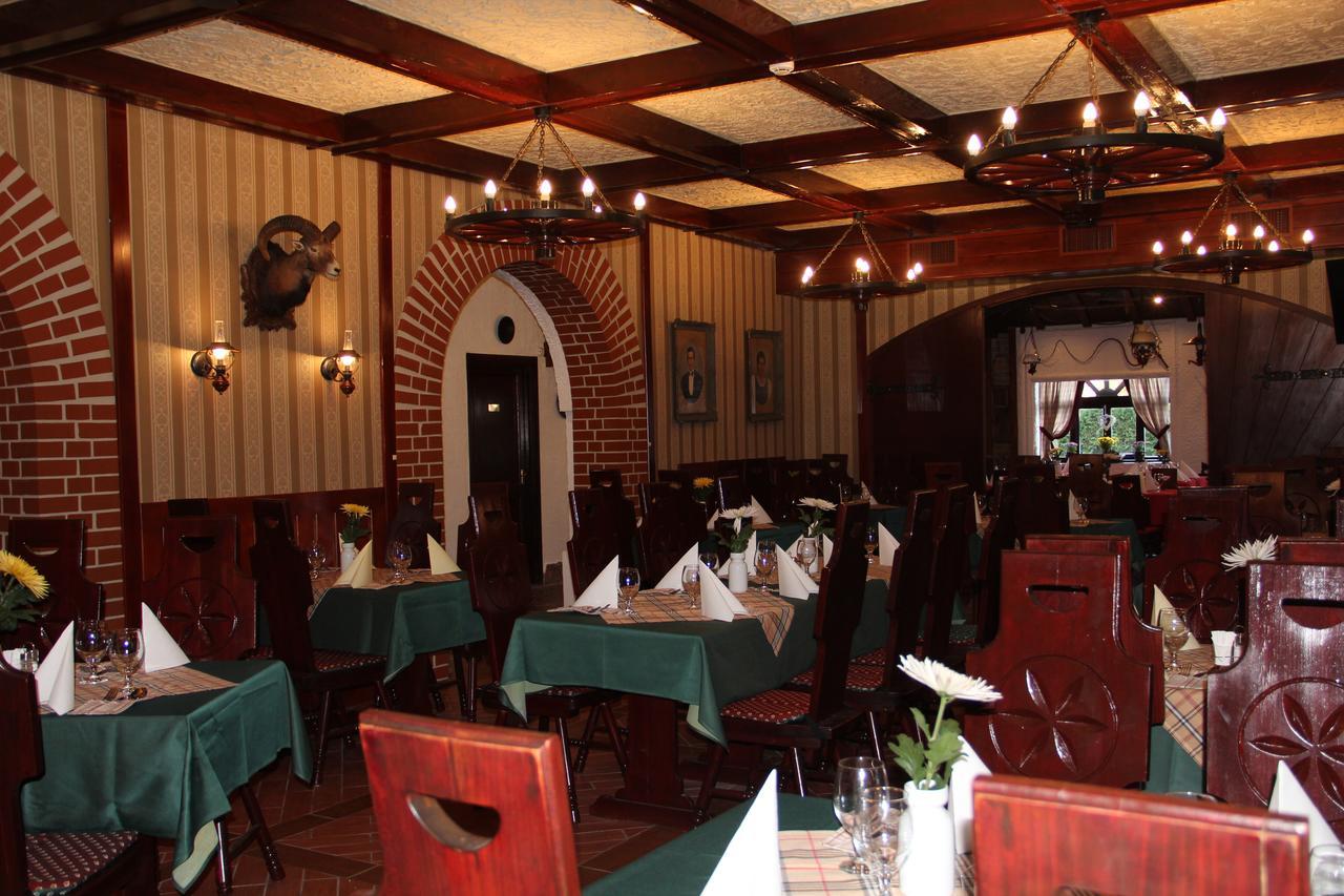 Karikas Hotel Hajdúszoboszló Buitenkant foto
